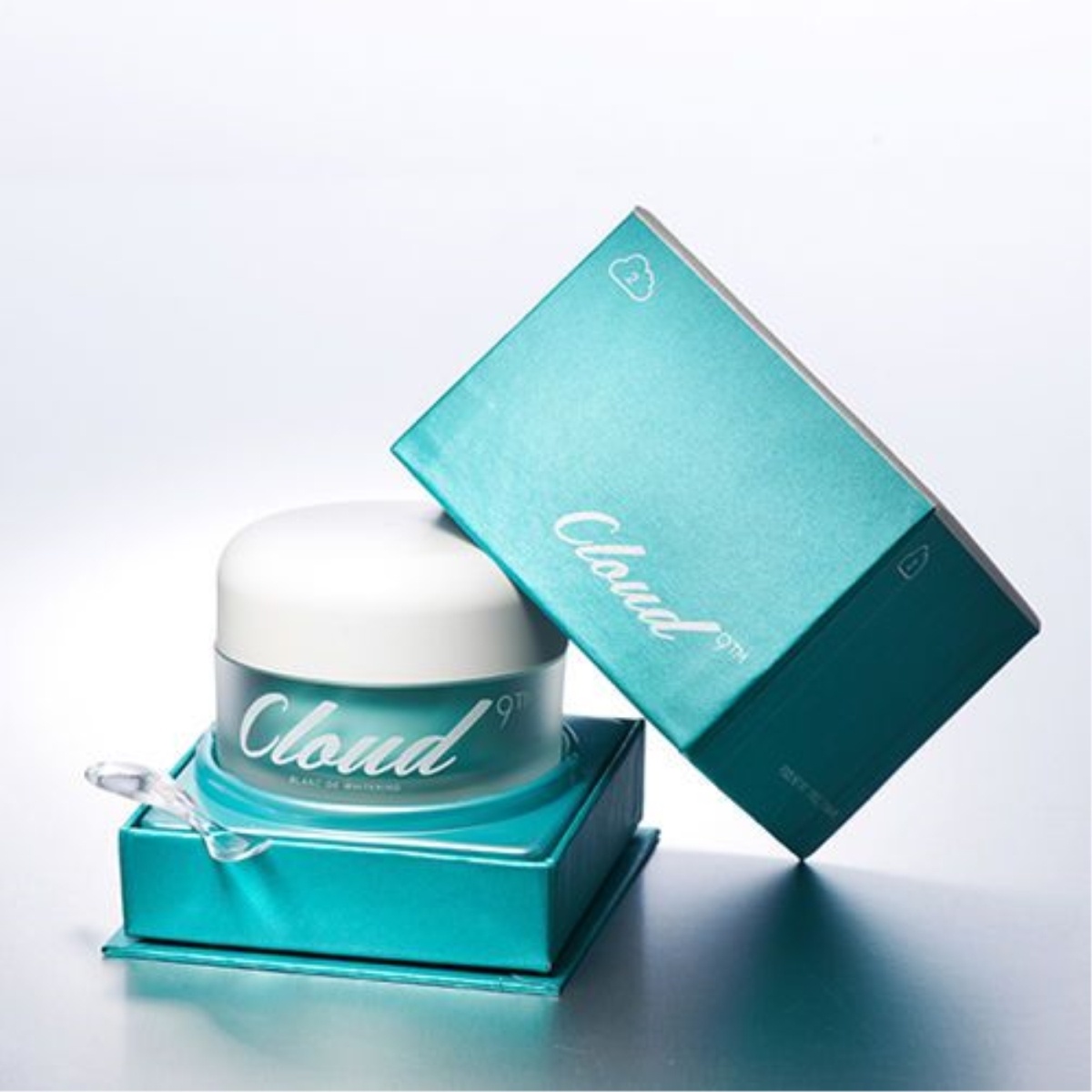 Hộp mỹ phẩm M001